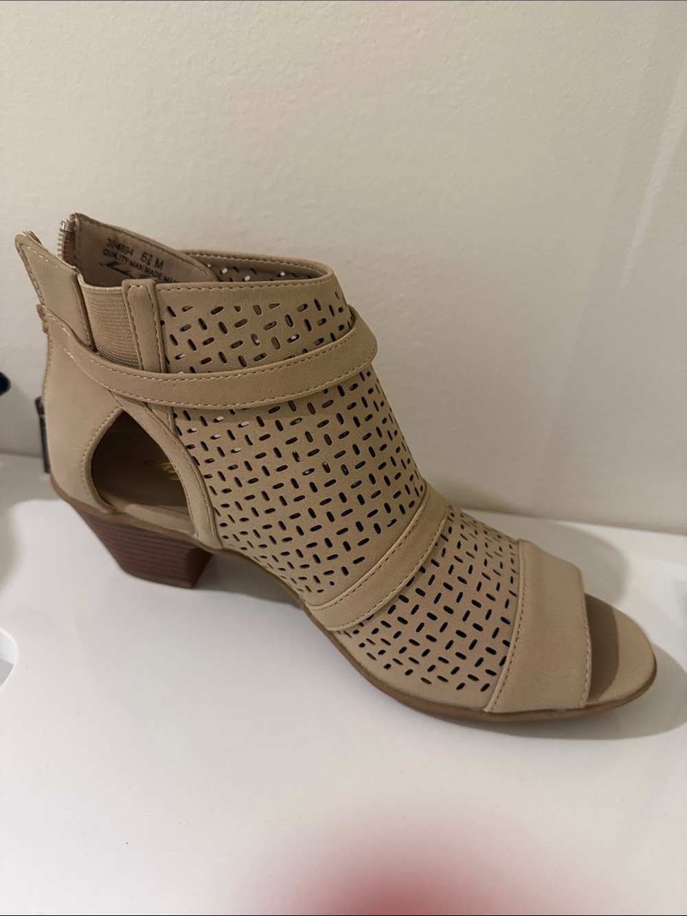 Women’s Tan Perforated Peep-Toe Block Heel Sandal never worn